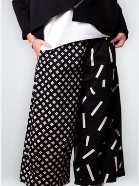Italian Wendy Trendy Wide-Leg Women's Palazzo Pants Black White Graphic Print